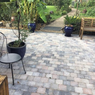 Stonehedge 15x15x6 Tavo