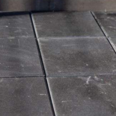 Betontegel 15x30x4,5 zwart KOMO