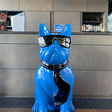 Beeld - Bulldog zittend 120 cm blauw
