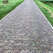 Gebakken bestrating oud